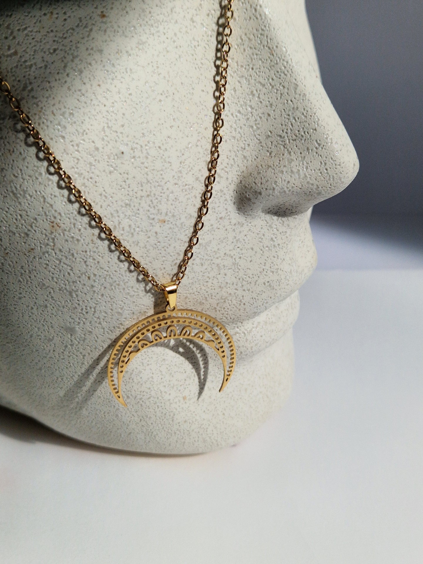Naszyjnik z lunulą