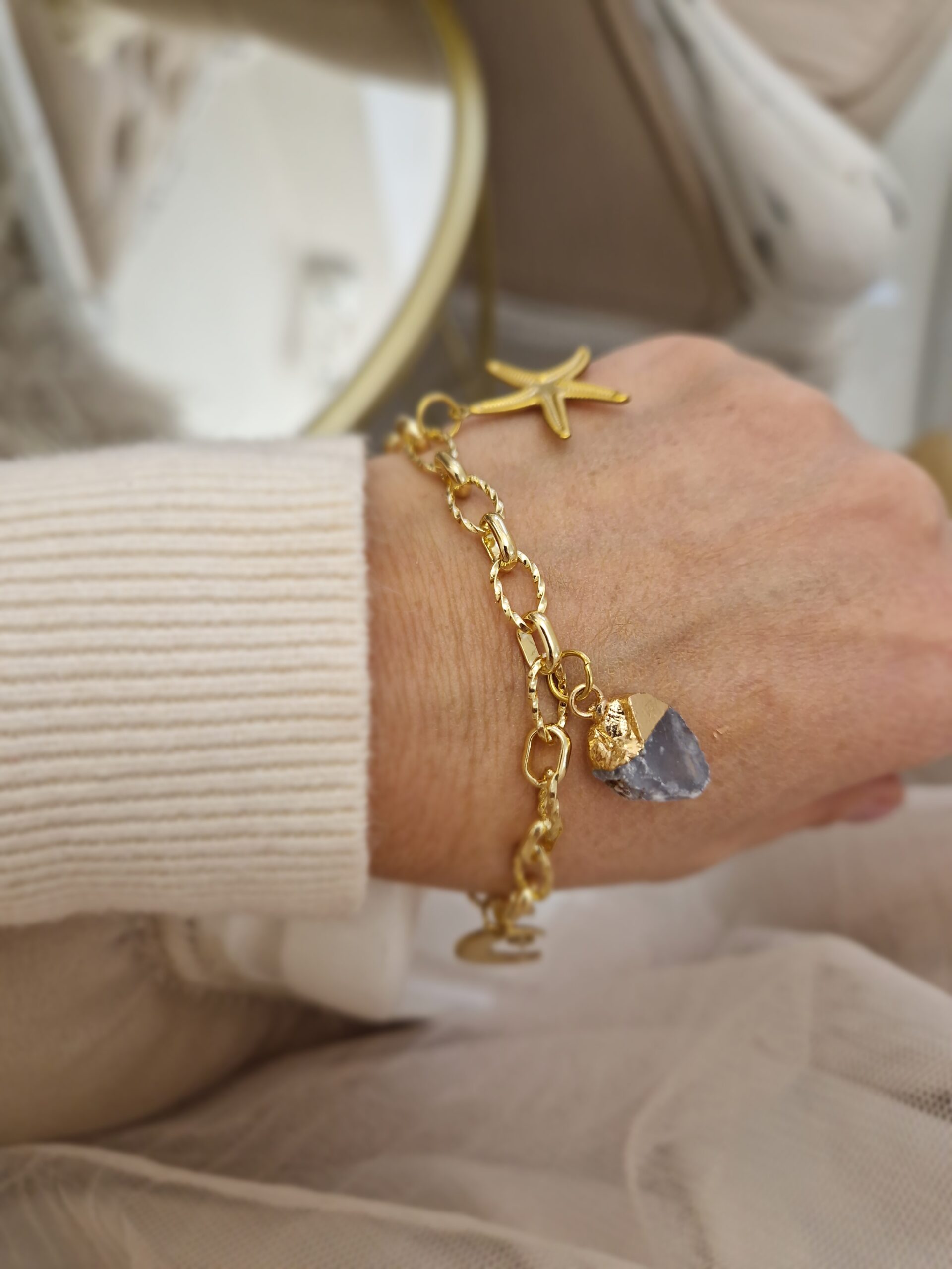 Bransoletka z wiszącymi elementami - obrazek 4