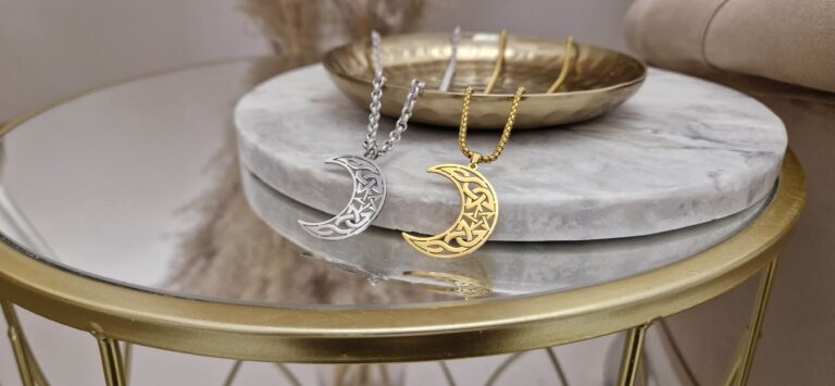 Biżuteria minimalistyczna – jak dobrać ją do swojego stylu?