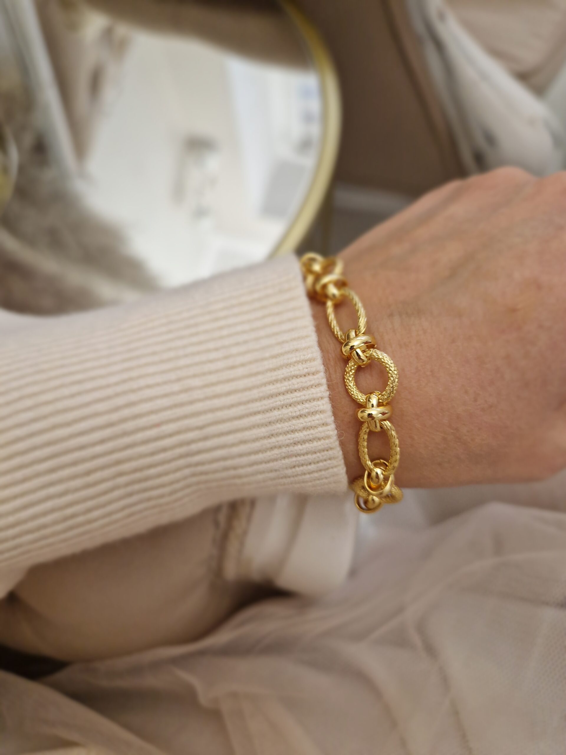 Komplet w kolorze złotym - obrazek 6