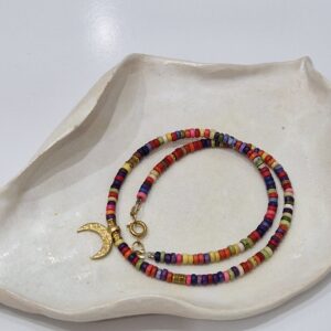 Naszyjnik z kolorowego howlitu