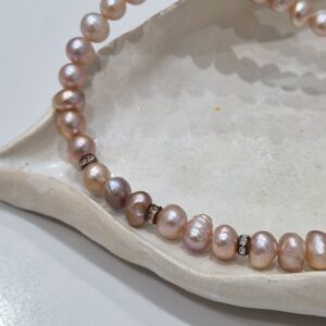 Naszyjnik z różowych pereł hodowlanych
