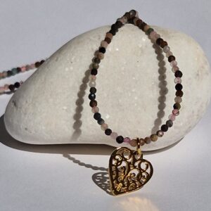 Delikatny naszyjnik z turmalinu- serce