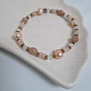 Bransoletka z pereł i kamieni