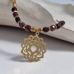 Naszyjnik Mandala z granatami
