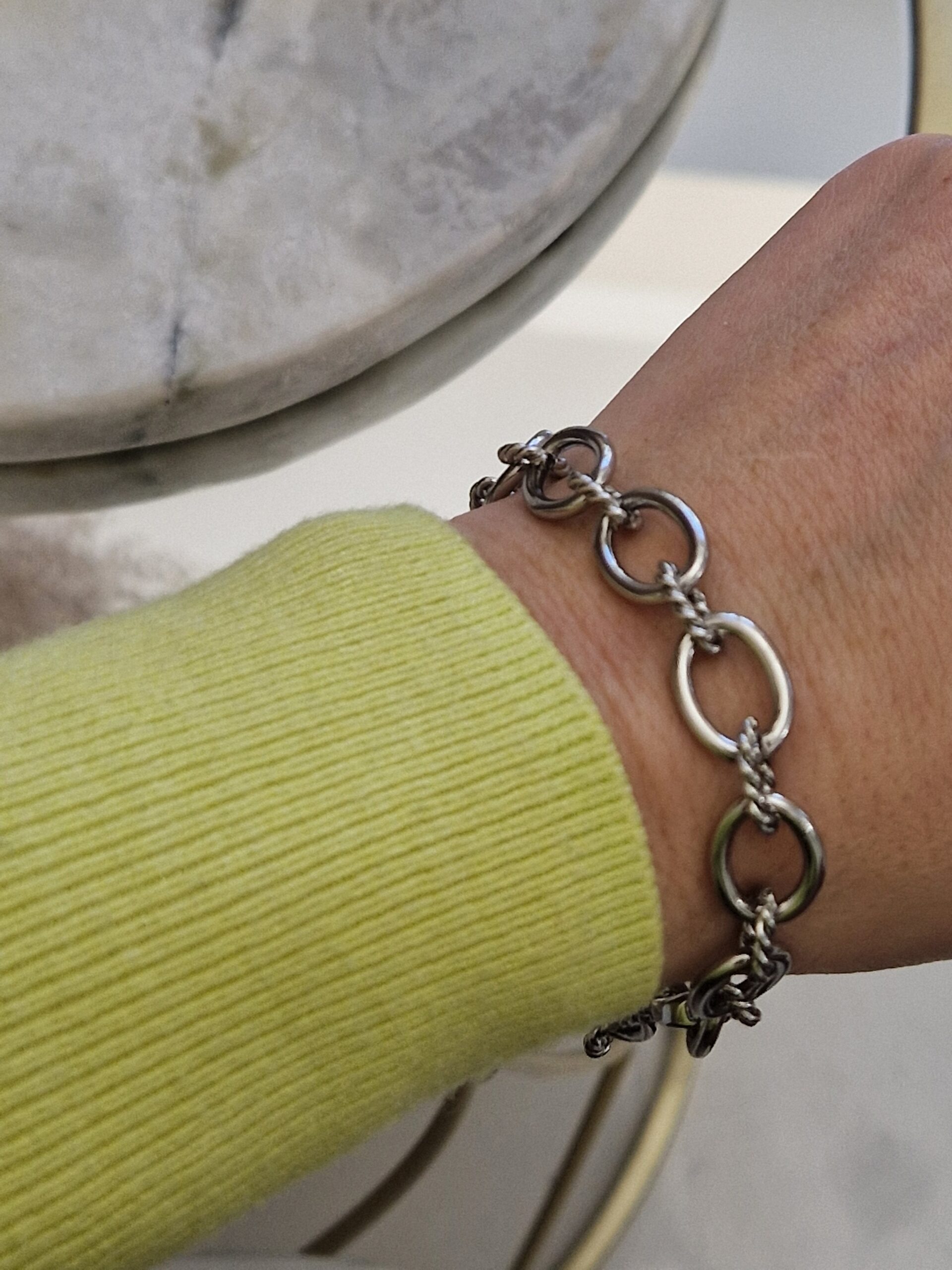 Bransoletka w kolorze srebrnym - obrazek 3